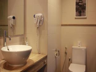 Twin Room Private Bathroom